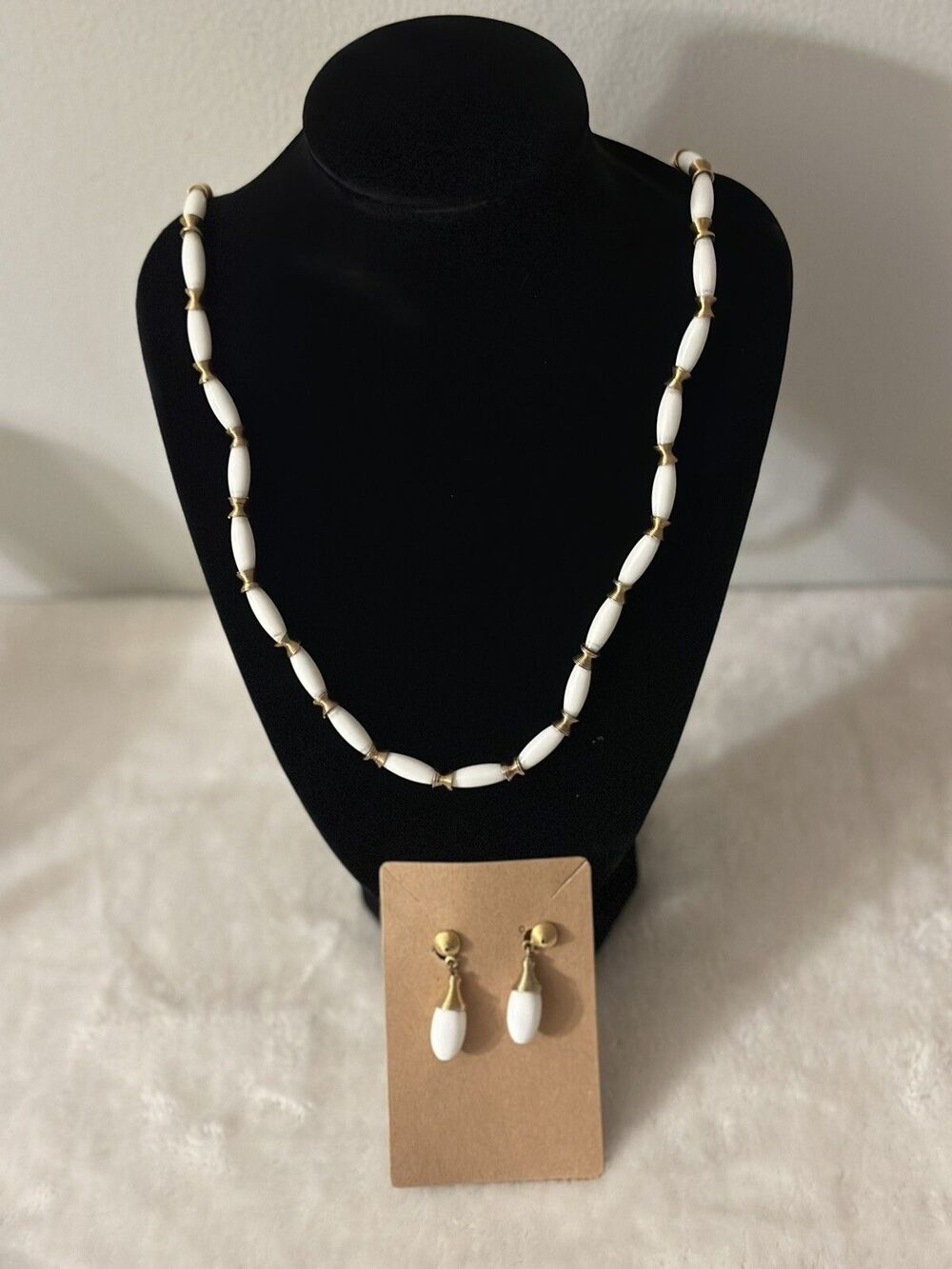 Trifari Necklace Clip Earrings Set Cream Gold Tone / Enamel Vintage 70’s Jewelry
